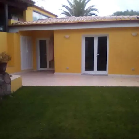 Nyaraló In Sardinia Near Surf Paradise